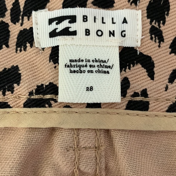 𝅺Billabong NWT Skirt, Size 28, Denim Tan & Black Animal Print. - Picture 6 of 8